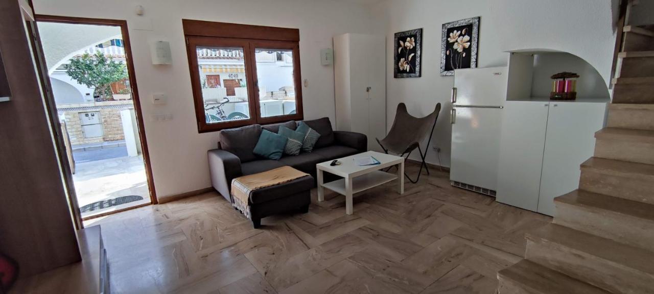 Breeze Townhouse By The Santa Pola