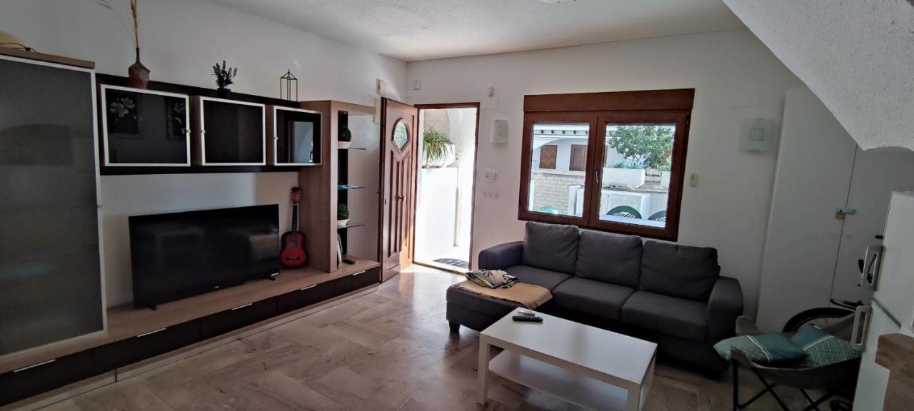 Apartment Breeze Townhouse By The